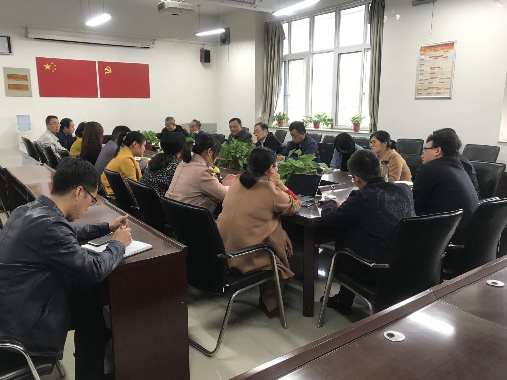 院领导与博士交流