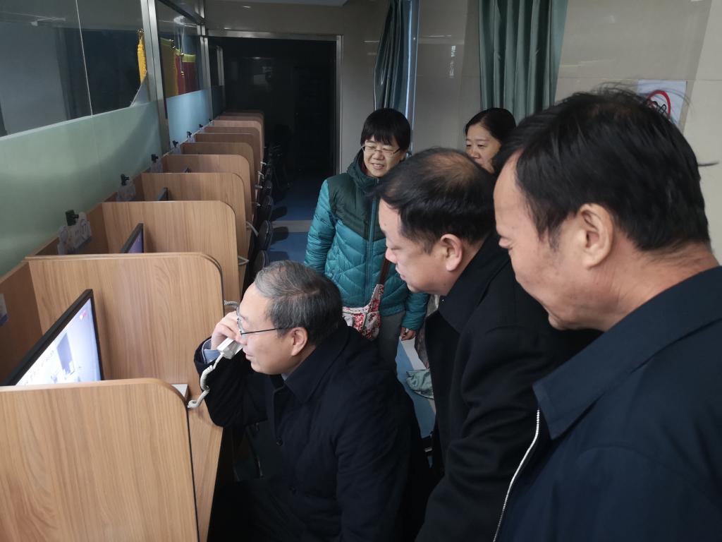 穆瑞杰书记与樊树民同志交流